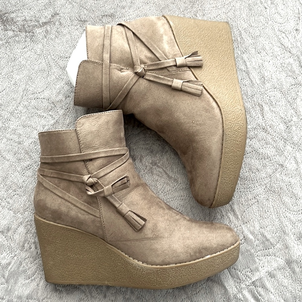 Size 8.5M, Taupe, heeled bootie with belted accents, like new!